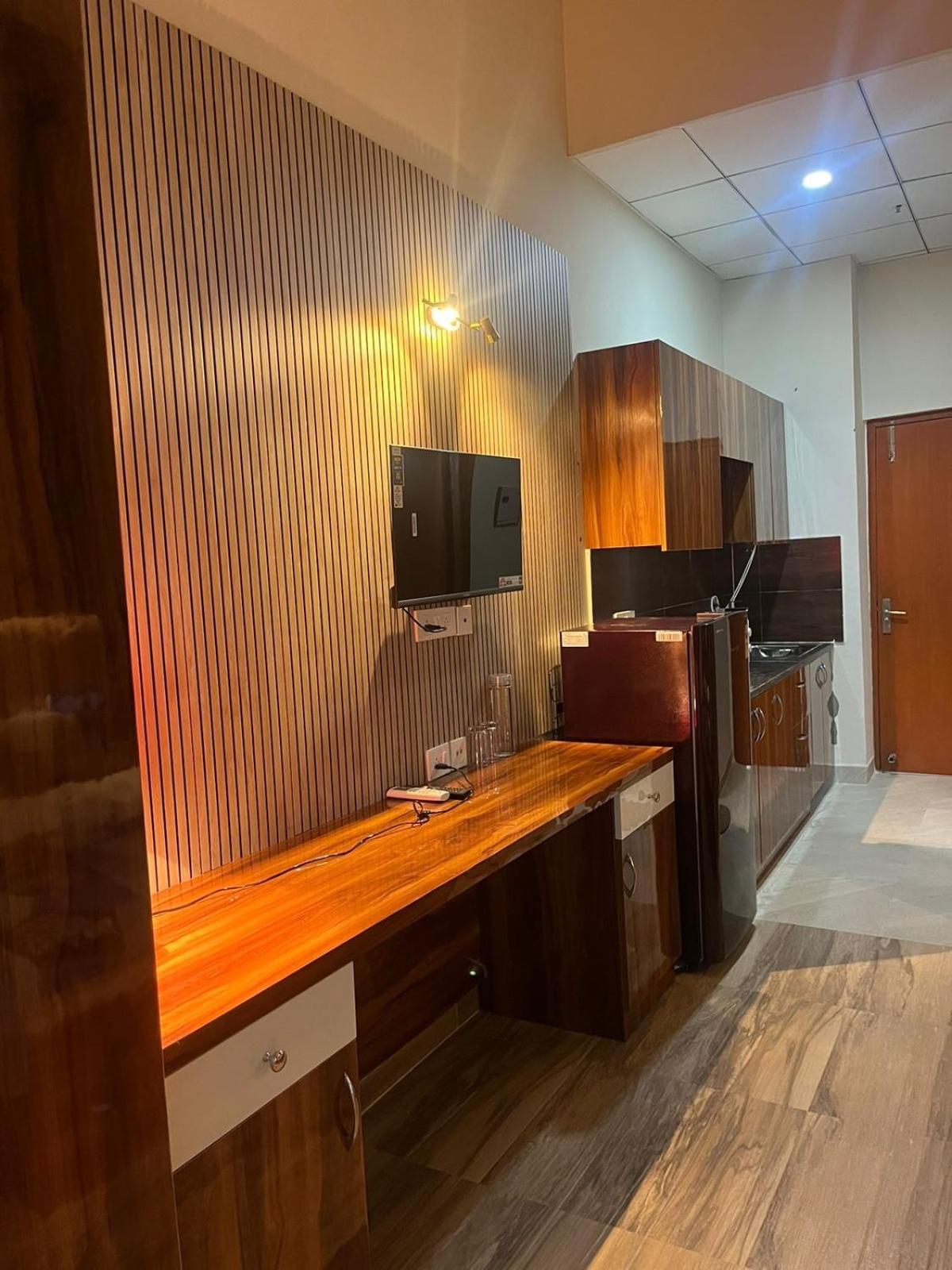 Studio Apartment In Greater Noida Exteriér fotografie